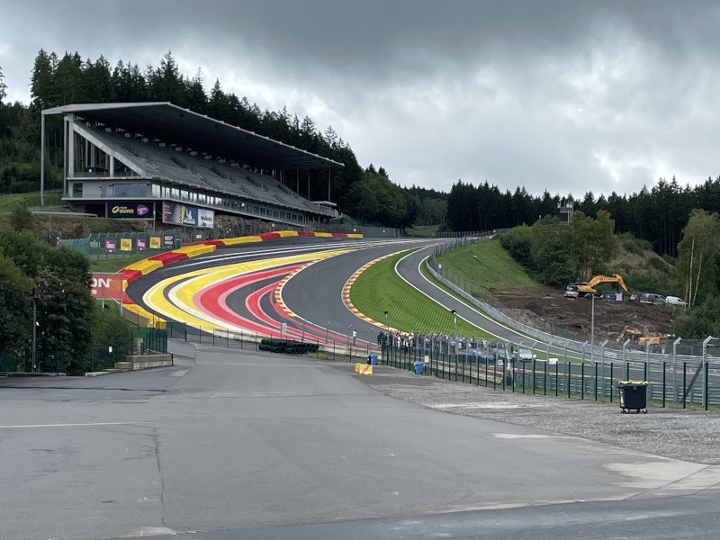 Eau Rouge berühmt - berüchtigt
